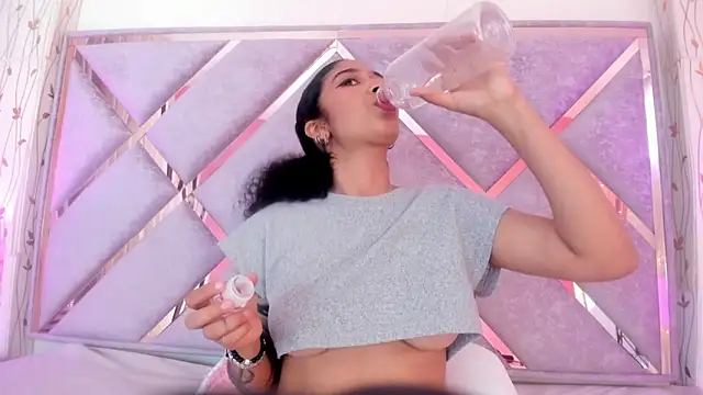  lanna jhonson  online show from 12.31.24