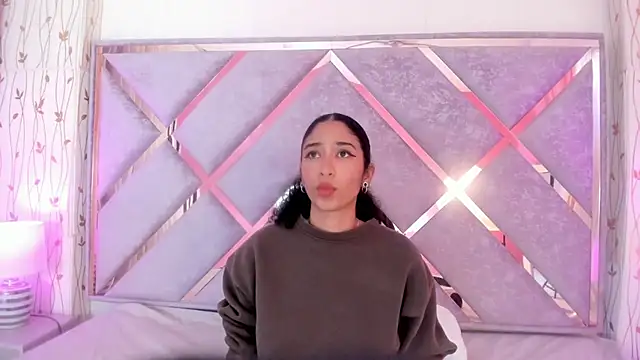  lanna jhonson  online show from 12.31.24