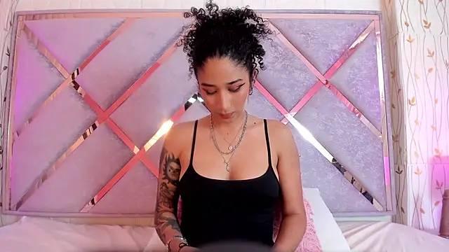  lanna jhonson  online show from 01.29.25