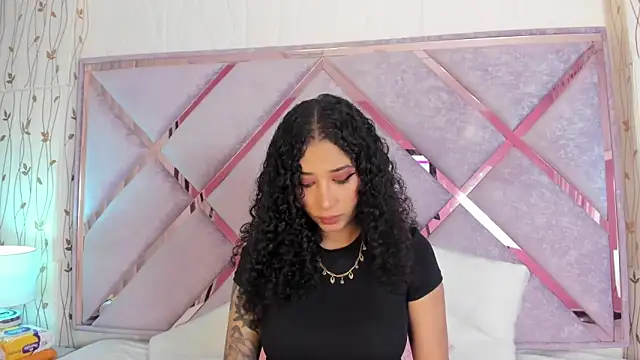  lanna jhonson  online show from 02.22.25