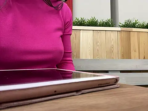 Snapshot of JulieErmesx chatting on 01.31.25 JulieErmesx online show from 01.31.25