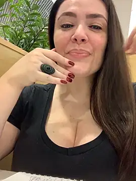 Snapshot of Sophie_Eaton chatting on 09.15.25 Sophie Eaton online show from 09.15.25