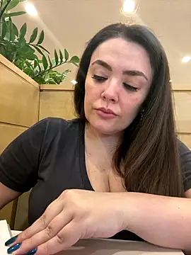 Snapshot of Sophie_Eaton chatting on 10.14.25 Sophie Eaton online show from 10.14.25