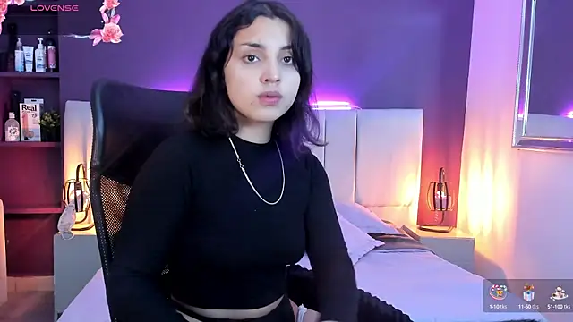 VickyBuunny online show from 12.28.24
