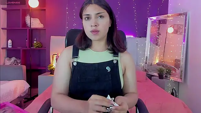 VickyBuunny online show from 03.17.25