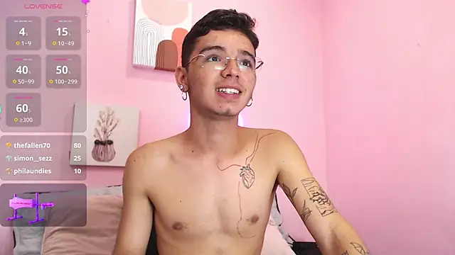 Snapshot of Ian_Castillo_ chatting on 12.28.24 Ian Castillo online show from 12.28.24