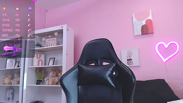 Snapshot of Ian_Castillo_ chatting on 01.15.25 Ian Castillo online show from 01.15.25