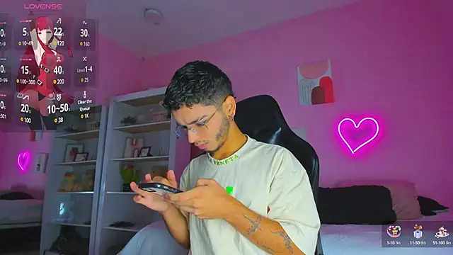 Snapshot of Ian_Castillo_ chatting on 03.03.25 Ian Castillo online show from 03.03.25