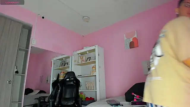 Snapshot of Ian_Castillo_ chatting on 09.12.25 Ian Castillo online show from 09.12.25