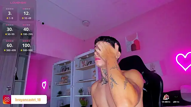 Snapshot of Ian_Castillo_ chatting on 09.22.25 Ian Castillo online show from 09.22.25