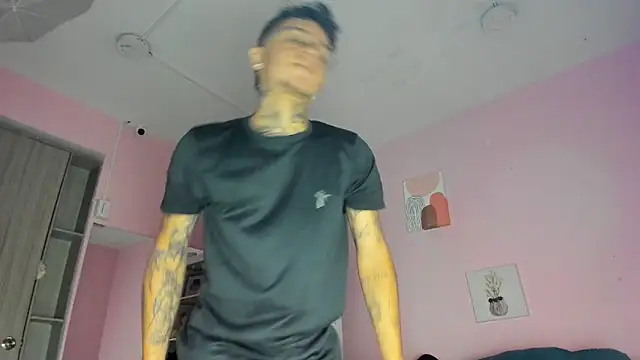 Snapshot of Ian_Castillo_ chatting on 11.03.25 Ian Castillo online show from 11.03.25