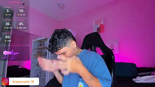 Snapshot of Ian_Castillo_ chatting on 11.07.25 Ian Castillo online show from 11.07.25