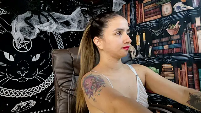 julietta   jackson online show from 10.04.25