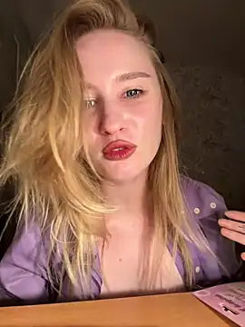 Snapshot of saint_cat25 chatting on 11.05.25 saint cat25 online show from 11.05.25