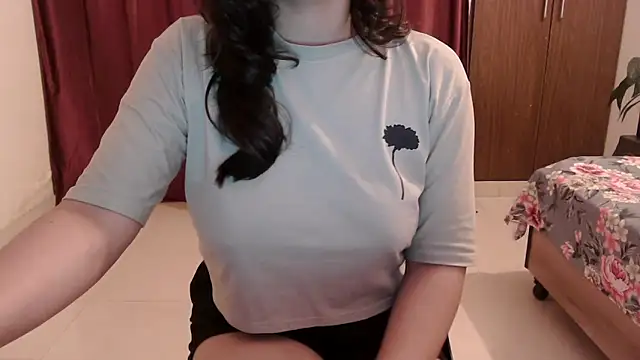 ANANYA-TIWARI online show from 10.01.25