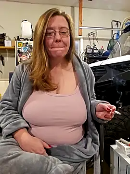 Snapshot of MsShelby40 chatting on 01.16.25 MsShelby40 online show from 01.16.25