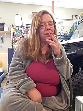 Snapshot of MsShelby40 chatting on 01.17.25 MsShelby40 online show from 01.17.25