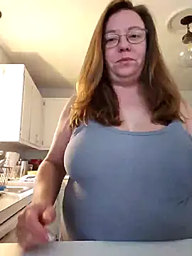 Snapshot of MsShelby40 chatting on 02.04.25 MsShelby40 online show from 02.04.25
