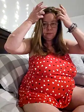 Snapshot of MsShelby40 chatting on 03.15.25 MsShelby40 online show from 03.15.25