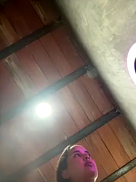 Snapshot of MollySanders___ chatting on 10.21.25 MollySanders online show from 10.21.25