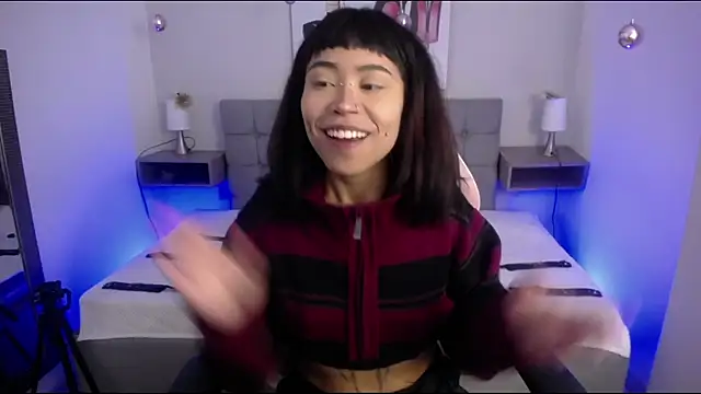 Snapshot of Violetta_Suky chatting on 01.08.25 Violetta Suky online show from 01.08.25