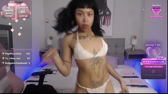 Snapshot of Violetta_Suky chatting on 01.18.25 Violetta Suky online show from 01.18.25