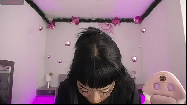 Snapshot of Violetta_Suky chatting on 01.22.25 Violetta Suky online show from 01.22.25