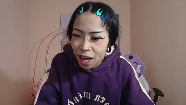 Snapshot of Violetta_Suky chatting on 03.14.25 Violetta Suky online show from 03.14.25