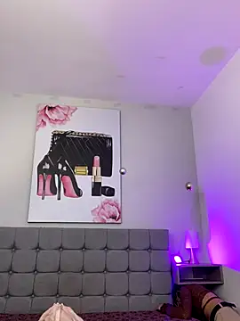 Snapshot of Violetta_Suky chatting on 10.04.25 Violetta Suky online show from 10.04.25