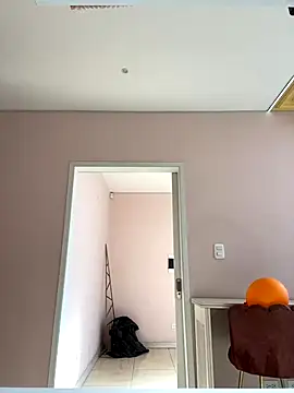 Snapshot of Violetta_Suky chatting on 10.24.25 Violetta Suky online show from 10.24.25