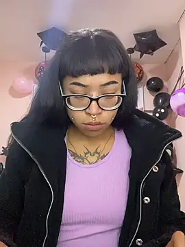 Snapshot of Violetta_Suky chatting on 10.28.25 Violetta Suky online show from 10.28.25