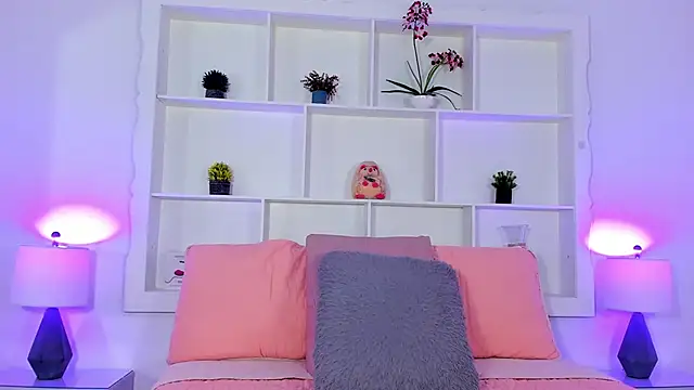 Snapshot of Jenifer_Diaz chatting on 10.01.25 Jenifer Diaz online show from 10.01.25