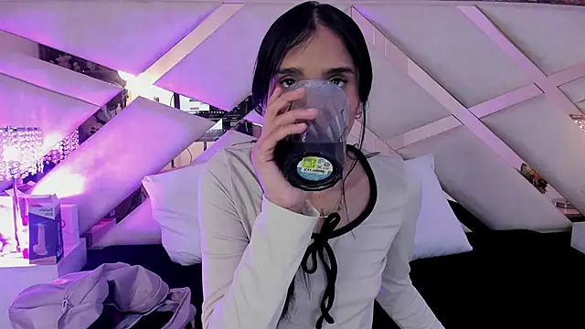 sophie pariss online show from 10.23.25