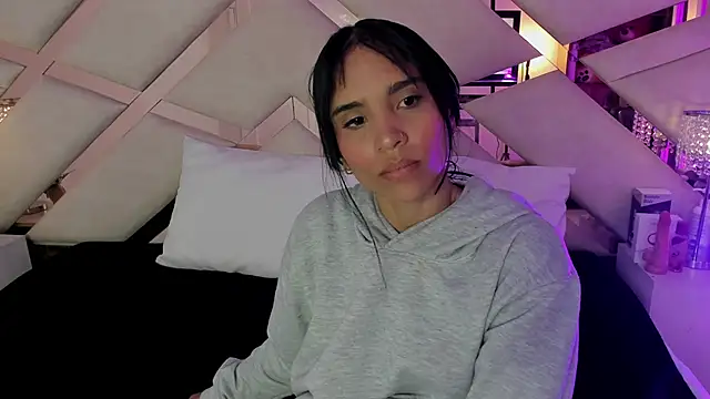 sophie pariss online show from 10.25.25