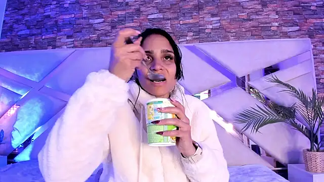 sophie pariss online show from 12.23.25