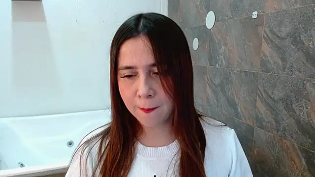 Snapshot of Heidy_Wells chatting on 11.13.25 Heidy Wells online show from 11.13.25