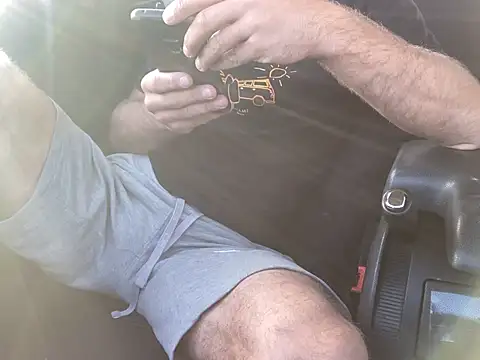 Snapshot of Zbochunec chatting on 03.21.25 Zbochunec online show from 03.21.25