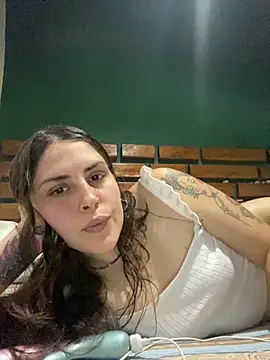 isadelasestrellas online show from 10.22.25