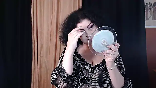 Snapshot of _MissJ_ chatting on 10.26.25 MissJ online show from 10.26.25