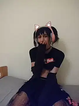 egirl711 online show from 12.13.25