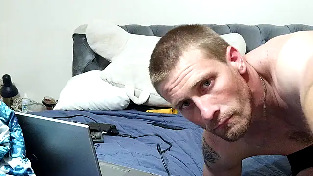 Snapshot of dcrick978 chatting on 04.28.26 dcrick978 online show from 04.28.26