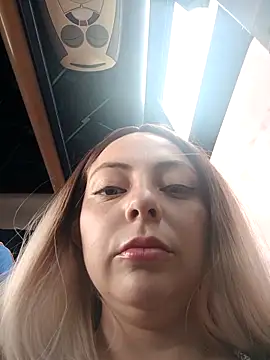 Snapshot of madelaine- chatting on 10.03.25 madelaine- online show from 10.03.25