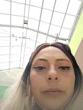 Snapshot of madelaine- chatting on 10.20.25 madelaine- online show from 10.20.25