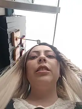 Snapshot of madelaine- chatting on 10.23.25 madelaine- online show from 10.23.25