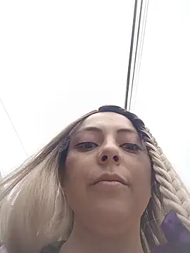 Snapshot of madelaine- chatting on 10.24.25 madelaine- online show from 10.24.25