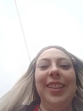 Snapshot of madelaine- chatting on 11.05.25 madelaine- online show from 11.05.25