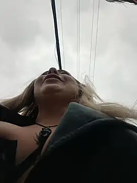 Snapshot of madelaine- chatting on 11.09.25 madelaine- online show from 11.09.25