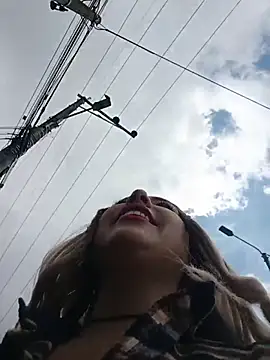 Snapshot of madelaine- chatting on 11.12.25 madelaine- online show from 11.12.25