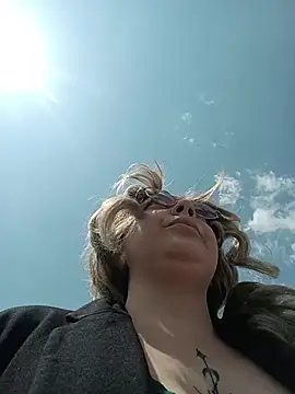 madelaine- online show from 02.27.26