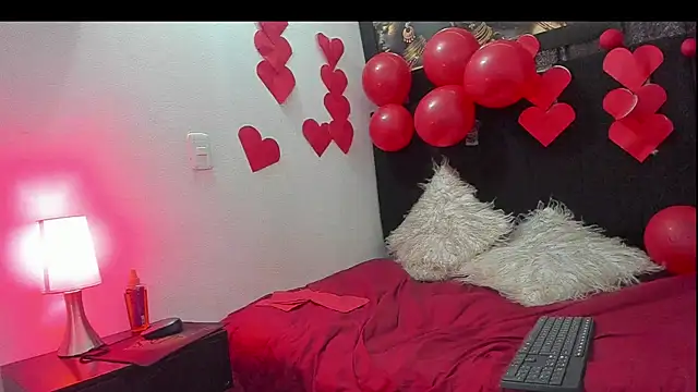 Evaaross 2345 online show from 02.14.25